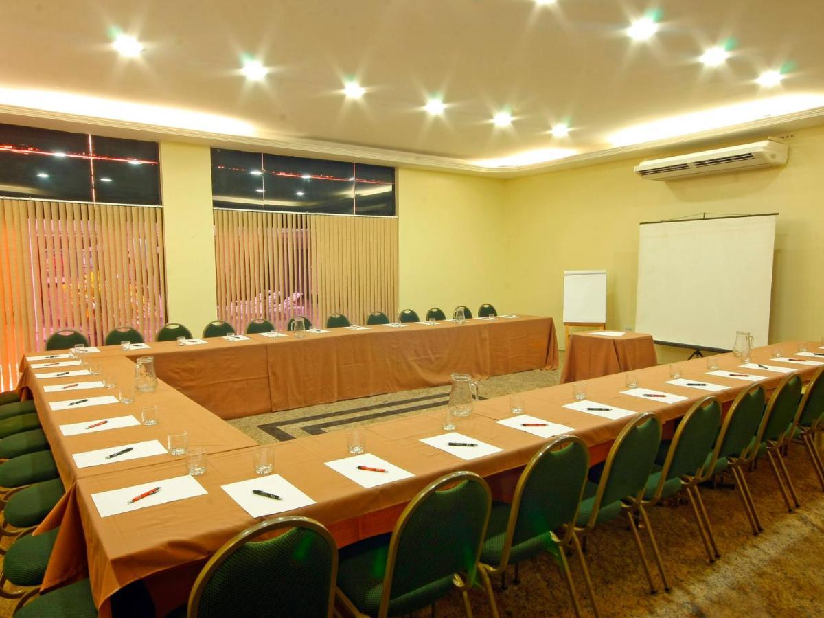 קאבו פריו Malibu Palace Hotel מראה חיצוני תמונה