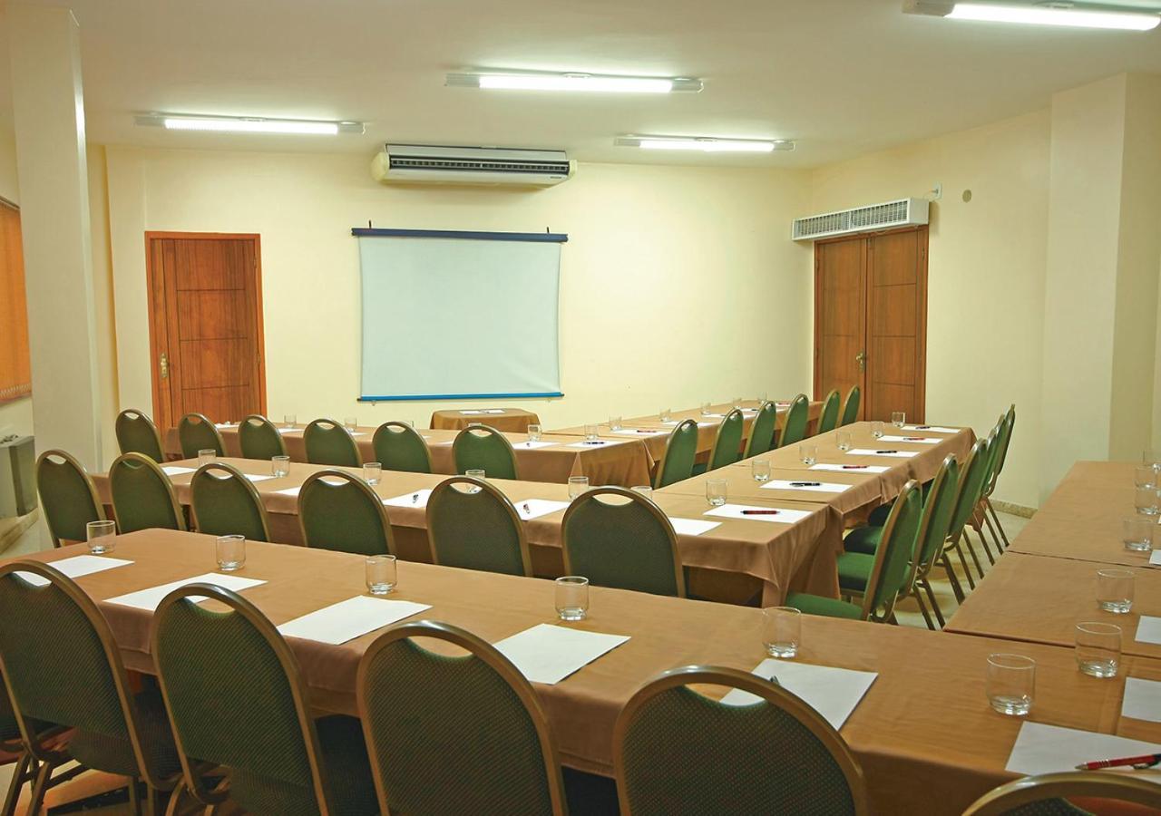 קאבו פריו Malibu Palace Hotel מראה חיצוני תמונה